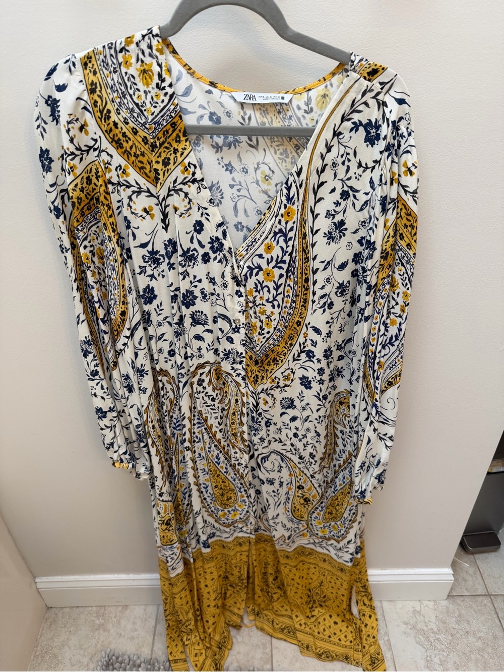 Zara White Navy and Yellow Paisley V-Neck Maxi Dress